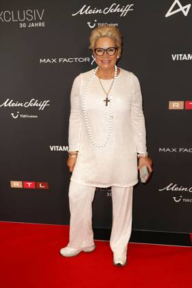 Claudia Effenberg beim 30 Jahre RTL Exclusiv-Das Starmagazin Jubilaeums-Event auf der Tui Cruises Mein Schiff am 27.09.2024 in Hamburg Großes Jubilaeums-Event: RTL feiert 30 Jahre Exclusiv- Das Starmagazin in Hamburg