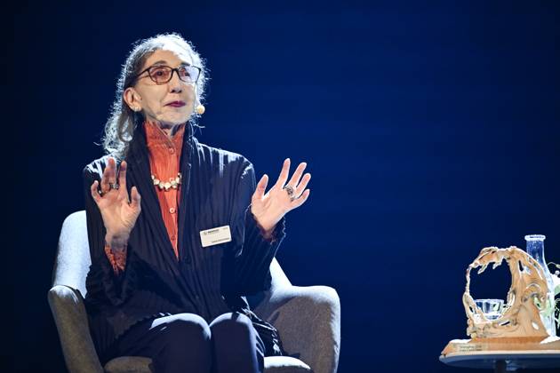 GOTHENBURG, SWEDEN 20240928 American author Joyce Carol Oates is awarded The Mermaid, the Book Fairs newly established literary prize during the Gothenburg Book Fair on Saturday GOTHENBURG, SWEDEN x10080x  Copyright: xFredrikxSandberg TTx BOKMÄSSAN 2024 JOYCE CAROL OATES IY2Zi6XkvkM