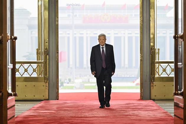 (240929) -- BEIJING, Sept. 29, 2024 -- Zhao Zhongxian, a recipient of the title of People s Scientist, arrives at the Great Hall of the People in Beijing, capital of China, Sept. 29, 2024. China held a high-profile ceremony on Sunday morning to award the highest state honors ahead of the 75th founding anniversary of the People s Republic of China. ) (FOCUS)CHINA-BEIJING-HIGHEST STATE HONORS-CEREMONY (CN) YinxBogu 