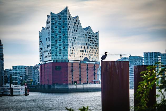 Hamburg; Skyline Panorama am Hafen, Bereich Landungsbrücken - 30.09.2024 Hamburg