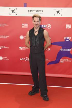 RECORD DATE NOT STATED Verleihung FIRST STEPS 2024 Nico Stank bei der Verleihung FIRST STEPS 2024 im Theater des Westens in Berlin. Copyright: xEventpressxBerndtx
