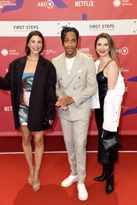 RECORD DATE NOT STATED Verleihung FIRST STEPS 2024 Aylin Tezel , Jerry Hoffmann und Natalie Rudziewicz bei der Verleihung FIRST STEPS 2024 im Theater des Westens in Berlin. Copyright: xEventpressxBerndtx