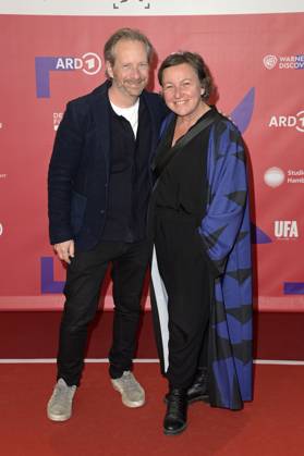 Fabian Busch mit Ehefrau Sunny bei der 25. Verleihung der First Steps Awards 2024 im Theater des Westens. Berlin, 30.09.2024