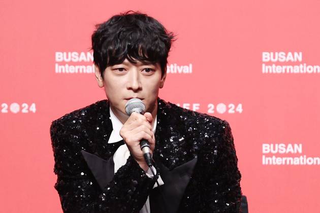 S. Korean actor Kang Dong-won S. Korean actor Kang Dong-won South Korean actor Kang Dong-won speaks during a press conference for the Netflix s film Uprising, which was selected as the opening film of the 29th Busan International Film Festival (BIFF) in the southeastern port city on Oct. 2, 2024. (Yonhap) 2024-10-04 09:08:28 < 1980-2024 YONHAPNEWS AGENCY. .> ºÎ»ê±¤¿ª½o¼¿ïƯº°½Ã EDITORIAL USE ONLY Copyright: xx PYH2024100218680034400 YonhapxNewsx yonphotos234633