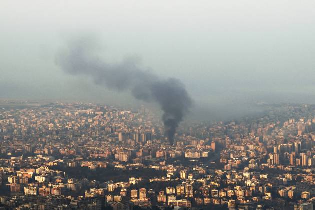Bilder des Jahres 2024, News 10 Oktober News Themen der Woche KW40 News Bilder des Tages Israeli Airstrikes On the Ghobeiry Area - Lebanon More than 30 Israeli airstrikes were carried out on October 5, 2024, with black smoke still rising from the Ghobeiry area in the southern suburbs of Beirut, Lebanon on October 06, 2024. Photo by Marc Fayad ABACAPRESS.COM Lebanon  Copyright: xFayadxMarc ABACAx