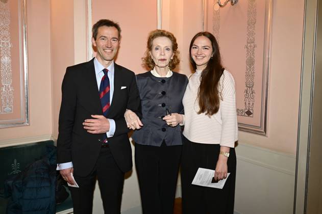 Philip Kiril Prinz von Preußen, Sibylle Prinzessin von Preußen und Johanna Prinzessin von Preußen bei der Gala der Europäischen Kulturwerkstatt (EKW) Ein Lied geht um die Welt und der Verleihung des Prinz von Preußen Preises 2024 an Armin Mueller-Stahl im Konzerthaus am Gendarmenmarkt. Berlin, 06.10.2024