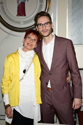 Gundula Natschinski und Lukas Natschinski bei der Gala der Europäischen Kulturwerkstatt (EKW) Ein Lied geht um die Welt und der Verleihung des Prinz von Preußen Preises 2024 an Armin Mueller-Stahl im Konzerthaus am Gendarmenmarkt. Berlin, 06.10.2024
