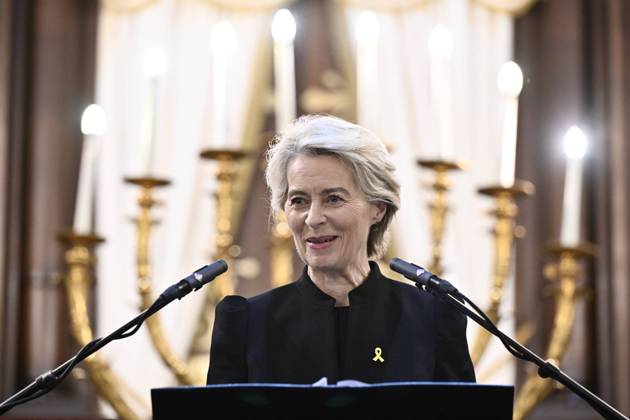 Bilder des Jahres 2024, News 10 Oktober News Themen der Woche KW41 News Bilder des Tages European Commission president Ursula Von der Leyen delivers a speech during a ceremony to pay tribute to the memory of the victims of last year October 7th attack in Israel, at the Great Synagogue in Brussels, Monday 07 October 2024. The father of Israeli soldier Nimrodi, kidnapped and still held in Gaza, will speak at the ceremony marking the first anniversary.  ERICxLALMAND 102120839