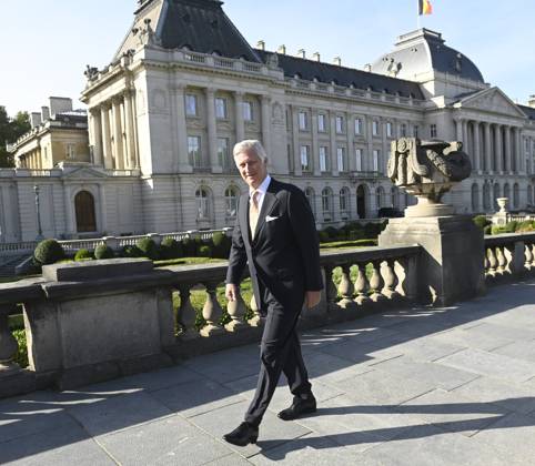 King Philippe presents the Prix Francqui 2024 DIEGEM, BELGIUM - OCTOBER 08 : King Philippe presents the Prix Francqui 2024 in Exact Sciences to Professor Veronique Van Speybroeck of Ghent University at the Palais des Académies in Brussels on October 08, 2024 in Diegem, Belgium, 08 10 2024 Diegem Belgium  Copyright: xDidierxLebrunx