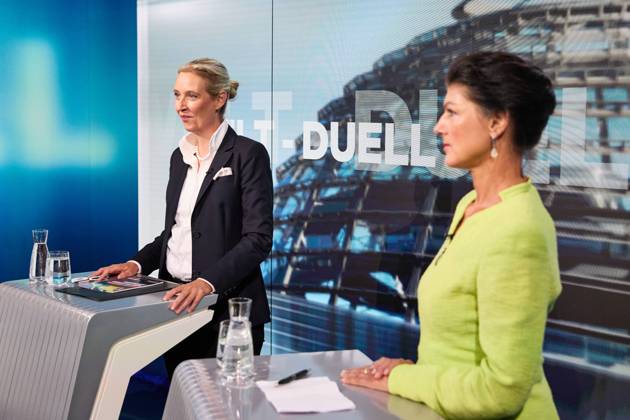 Bilder des Jahres 2024, News 10 Oktober News Themen der Woche KW41 News Bilder des Tages Berlin, Deutschland, 09.10.2024: Studio Welt-TV: TV-Duell zwischen den Chefinnen von AfD und BSW: Alice Weidel und Sahra Wagenknecht Copyright: xdtsxNachrichtenagenturx dts_48236