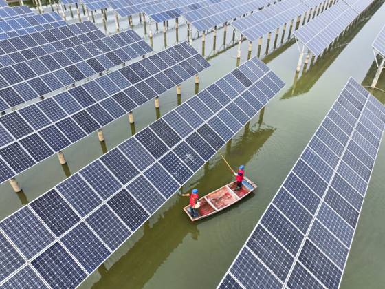 A Fishery-solar Hybrid Base in Suqian A worker checks photovoltaic equipment at a fishery-solar hybrid base in Suqian, China, on October 10, 2024. Suqian China  Copyright: xCFOTOx originalFilename: cfoto-afishery241010_nptrR.jpg