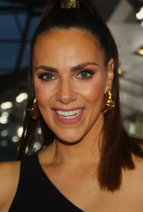 Bayerischer Sportpreis 2024 in der BMW Welt in München. Esther Sedlaczek, TV Moderatorin. Für die ARD moderierte sie 2024 die Übertragungen der Olympischen Spiele in Paris