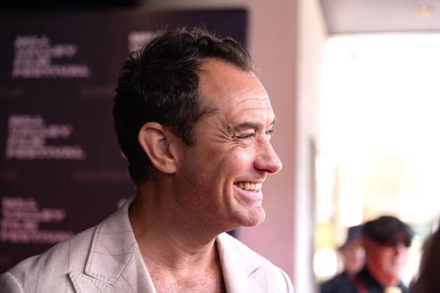 Entertainment Themen der Woche KW41 Entertainment Bilder des Tages October 13, 2024, San Rafael, Ca, USA: Jude Law attends a special tribute and to receive the Mill Valley Film Festival Award at the 47th Mill Valley Film Festival at the Smith Rafael Film Center on October 13, 2024 in San Rafael, California. San Rafael USA - ZUMAs181 20241013_zea_s181_006 Copyright: xPicturexHappyxPhotosx