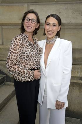 Valerie Eickhoff mit Mutter Marion bei der Verleihung des Opus Klassik 2024 im Konzerthaus am Gendarmenmarkt. Berlin, 13.10.2024