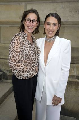Valerie Eickhoff mit Mutter Marion bei der Verleihung des Opus Klassik 2024 im Konzerthaus am Gendarmenmarkt. Berlin, 13.10.2024