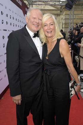 Axel Milberg mit Ehefrau Judith Milberg bei der Verleihung des Opus Klassik 2024 im Konzerthaus am Gendarmenmarkt. Berlin, 13.10.2024
