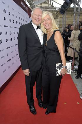 Axel Milberg mit Ehefrau Judith Milberg bei der Verleihung des Opus Klassik 2024 im Konzerthaus am Gendarmenmarkt. Berlin, 13.10.2024