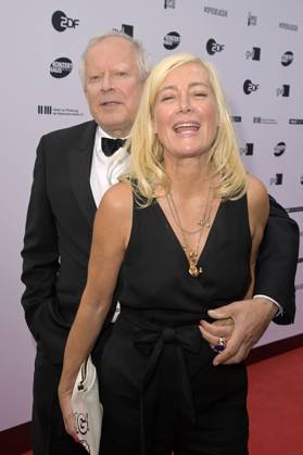 Axel Milberg mit Ehefrau Judith Milberg bei der Verleihung des Opus Klassik 2024 im Konzerthaus am Gendarmenmarkt. Berlin, 13.10.2024
