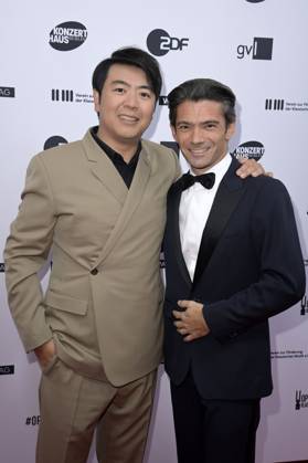 Lang Lang und Gautier Capucon bei der Verleihung des Opus Klassik 2024 im Konzerthaus am Gendarmenmarkt. Berlin, 13.10.2024