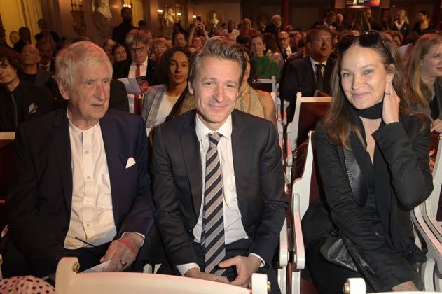 Lutz von Pufendorf, Maximilian von Pufendorf und Jeanette Hain bei der Verleihung des Opus Klassik 2024 im Konzerthaus am Gendarmenmarkt. Berlin, 13.10.2024
