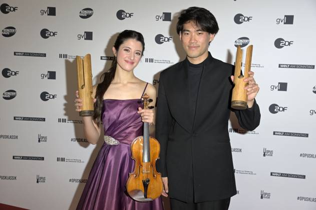 Maria Duenas und Bruce Liu bei der Verleihung des Opus Klassik 2024 im Konzerthaus am Gendarmenmarkt. Berlin, 13.10.2024