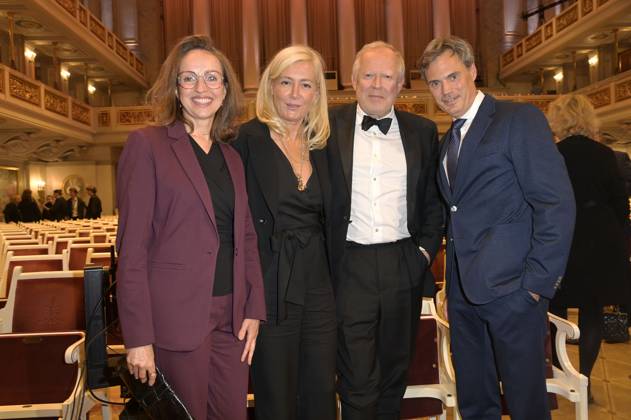 Elke Bruck, Judith Milberg, Axel Milberg und Norbert Himmler bei der Verleihung des Opus Klassik 2024 im Konzerthaus am Gendarmenmarkt. Berlin, 13.10.2024