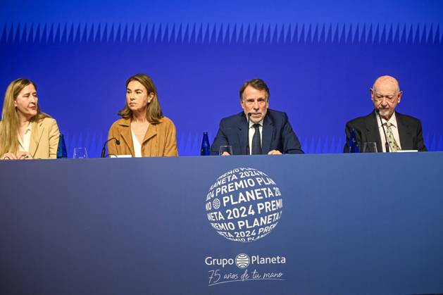 The Planeta Prize Jury holds a press conference a day before the 73rd edition I D The writer Luz Gabás, the writer Carmen Posadas, the president of Grupo Planeta, José Creuheras, and the writer Juan Eslava Galán, during a press conference a day before the presentation of the 73rd edition of the Planeta Prize at La Llotja de Mar, on October 14, 2024, in Barcelona, Catalunya Espana Tomorrow the 73rd edition of the Planeta Prize, endowed with one million euros and 200,000 euros for the finalist, will be awarded this Tuesday in Barcelona As a novelty, the writer Luz Gabás, winner in 2022, and the academic Eva Giner will join the jury 14 OCTOBER 2024 PLANETA PRIZE PRESS CONFERENCE BARCELONA CATALUNYA Lorena Sopê Barcelona Catalunya Catalunya Ba  Copyright: xLorenaxSopÃªnax 6274631