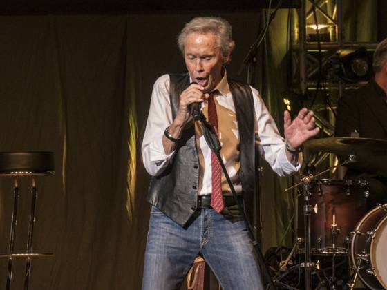News Bilder des Tages Saenger Peter Kraus beim ersten Konzert seiner Tournee Rockin 85! Das grosse Geburtstagskonzert 2024, am 14.10.2024 im Berliner Friedrichstadtpalast Peter Kraus - Berlin