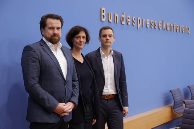 Frank Peter, Direktor, Agora Industrie, Wiebke Zimmer, Stellv. Direktorin, Agora Verkehrswende, Simon Müller, Direktor Deutschland, Agora Energiewende, Deutschland, Berlin, Bundespressekonferenz, Thema: Studie Klimaneutrales Deutschland 2045