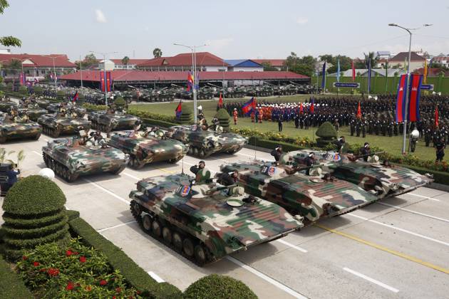News Bilder des Tages Kambodscha, Militärparade anlässlich der Gründund der RCAF Eliteeinheit Brigade 70 in Phnom Penh (241015) -- PHNOM PENH, Oct. 15, 2024 -- Military vehicles parade during the celebration of the 30th founding anniversary of the Brigade 70 in Phnom Penh, Cambodia on Oct. 15, 2024. The Brigade 70, an elite Royal Cambodian Armed Forces (RCAF) unit, commemorated its 30th founding anniversary on Tuesday, vowing to continue to safeguard the country s peace, security, stability and development. Cambodian Prime Minister Hun Manet presided over the ceremony, during which troops were on parade, displaying military trucks, weapons, armored vehicles, and tanks, among others. (Photo by Xinhua) CAMBODIA-PHNOM PENH-BRIGADE 70-30TH ANNIVERSARY Sovannara