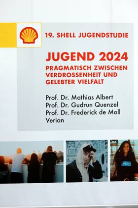 Deutschland, Berlin, Bundespressekonferenz, Thema: 19. Shell Jugendstudie 2024