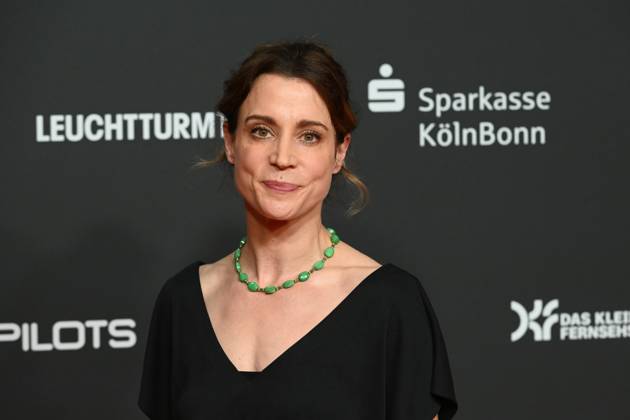 Stefanie WILPERT, Schauspielerin, Roter Teppich, Red Carpet Show, Ankunft, arrival, Eroeffnung des Film Festivals Cologne 2024 und Fotocall fuer den Film RIEFENSTAHL auf dem Film Festival Cologne 2024 in Koeln, 19.10.2024.