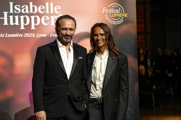 Vincent Perez and Karine Sylla attend the Lumière Festival 2024 award ceremony in Lyon on 10 18 2024 Photo Sandrine Thesillat Panoramic PEOPLE Price Lumiere Festival Lumiere 2024 Lyon 10 18 2024 SandrineThesillat Panoramic 