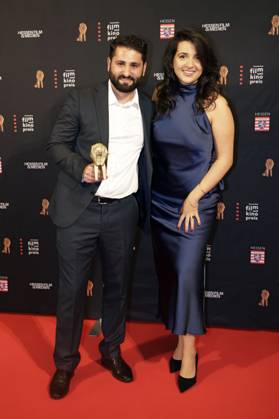 Nur Muhammed Tarhan und Roxana Samadi bei der 35. Verleihung des Hessischen Film- und Kinopreises 2024 in der Alten Oper. Frankfurt am Main, 18.10.2024