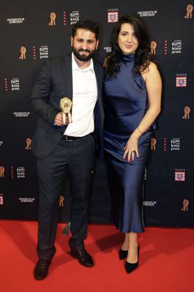 Nur Muhammed Tarhan und Roxana Samadi bei der 35. Verleihung des Hessischen Film- und Kinopreises 2024 in der Alten Oper. Frankfurt am Main, 18.10.2024