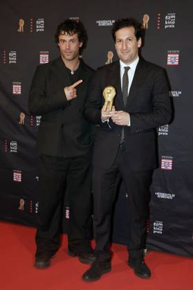 Aaron Altaras und David Hadda bei der 35. Verleihung des Hessischen Film- und Kinopreises 2024 in der Alten Oper. Frankfurt am Main, 18.10.2024