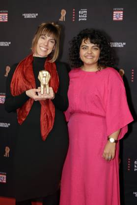Marja Burchard und Sara Fazilat bei der 35. Verleihung des Hessischen Film- und Kinopreises 2024 in der Alten Oper. Frankfurt am Main, 18.10.2024
