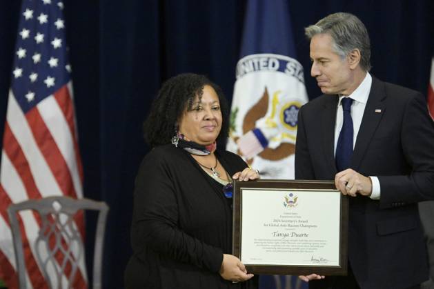 News Bilder des Tages DC: Sec Blinken hold a Secretary of State s Award for Global Anti Racism Champions ceremony US State Department Secretary Antony Blinken awards Afro-Mexican feminist Tanya Duarte during a Secretary of State s Award for Global Anti-Racism Champions ceremony at State Department Headquarters in Washington DC, USA, on October 21, 2024. WASHINGTON DC USA  Copyright: xLeninxNollyx originalFilename: nollyaraujo-dcsecbli241021_np1pI.jpg