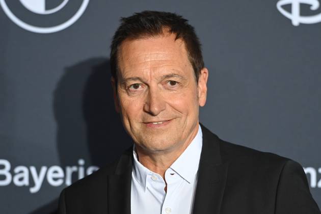 Dieter NUHR (Comedian), Einzelbild,angeschnittenes Einzelmotiv,Portraet,Portrait,Porträt. Roter Teppich,Blauer Panther TV und Streaming Award 2024 am 23.10.2024 in der BMW Welt Muenchen.