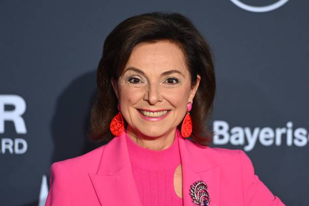 Uschi Daemmrich von Luttitz (Moderatorin), Einzelbild,angeschnittenes Einzelmotiv,Portraet,Portrait,Porträt. Roter Teppich,Blauer Panther TV und Streaming Award 2024 am 23.10.2024 in der BMW Welt Muenchen.