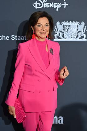 Uschi Daemmrich von Luttitz (Moderatorin), Einzelbild,angeschnittenes Einzelmotiv,Halbfigur,halbe Figur, Roter Teppich,Blauer Panther TV und Streaming Award 2024 am 23.10.2024 in der BMW Welt Muenchen.