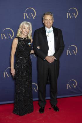 STOCKHOLM, SWEDEN 20241025 Louise and Carl Henrik Svanberg arrive at the Royal Swedish Academy of Engineering Sciences (IVA) formal gathering at Stockholm City Hall STOCKHOLM SWEDEN x10040x  Copyright: xAndersxWiklund TTx IVAS HÖGTIDSSAMMANKOMST 2024 gKEyPMunEz8