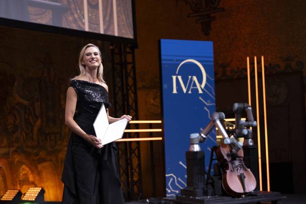STOCKHOLM, SWEDEN 20241025 Victoria Dyring receives a scholarship during the Academy of Engineering Sciences IVA ceremony at Stockholm City Hall on Friday STOCKHOLM SWEDEN x10040x  Copyright: xAndersxWiklund TTx IVAS HÖGTIDSSAMMANKOMST 2024 dcH4yI4zgNI