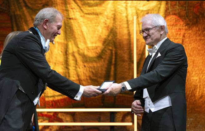 STOCKHOLM, SWEDEN 20241025 Gerteric Lindqvist, CEO Nibe Industrier, receives the 2024 Gold Medal at the Academy of Engineering Sciences IVA ceremony at the City Hall in Stockholm on Friday STOCKHOLM SWEDEN x10040x  Copyright: xAndersxWiklund TTx IVAS HÖGTIDSSAMMANKOMST 2024 ZUflH8PS_FE