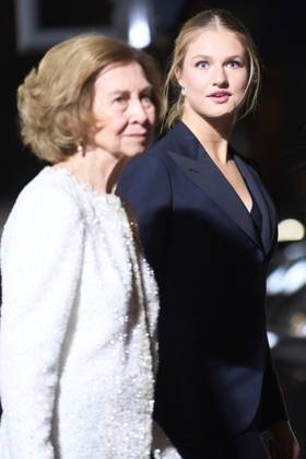 25-10-2024 Gala Princess Leonor and Queen Sofia during the 2024 Princess of Asturias awards ceremony at the Campoamor theater in Oviedo. The Princess of Asturias Awards are presented annually to individuals or organizations from around the world for their achievements in science, arts, literature, humanities, and sports. No Spain Â  Copyright: xPPEx