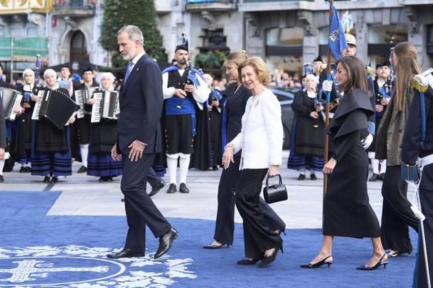 25-10-2024 Gala Princess Leonor and Queen Letizia and King Felipe and Princess Sofia and Queen Sofia during the 2024 Princess of Asturias awards ceremony at the Campoamor theater in Oviedo. The Princess of Asturias Awards are presented annually to individuals or organizations from around the world for their achievements in science, arts, literature, humanities, and sports. No Spain Â  Copyright: xPPEx