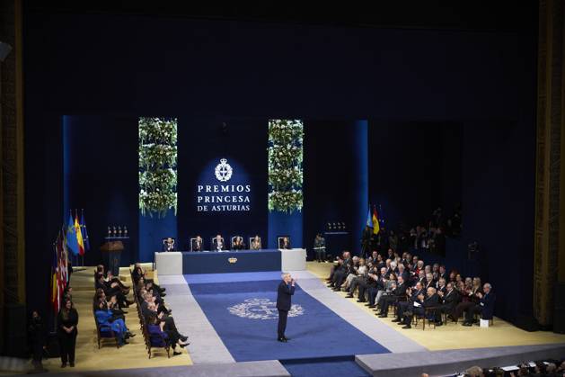Princesa de Asturias Awards 2024 - Ceremony Gala King Felipe VI of Spain, Queen Letizia of Spain, Crown Princess Leonor, Princess Sofia, Carolina Marin, Princess of Asturias Award 2024 for Sports attends Ceremony Gala during Princess of Asturias Awards 2024 at Campoamor Theatre on October 25, 2024 in Oviedo, Spain Photo by IMAGO MPG Oviedo Campoamor Theatre Asturias Spain  Copyright: xMPGx