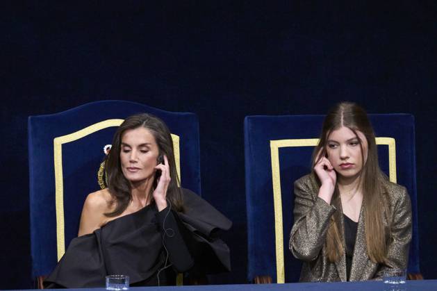 Princesa de Asturias Awards 2024 - Ceremony Gala Queen Letizia of Spain, Princess Sofia attends Ceremony Gala during Princess of Asturias Awards 2024 at Campoamor Theatre on October 25, 2024 in Oviedo, Spain Photo by IMAGO MPG Oviedo Campoamor Theatre Asturias Spain  Copyright: xMPGx