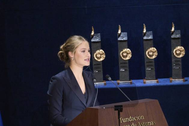 Princesa de Asturias Awards 2024 - Ceremony Gala Crown Princess Leonor attends Ceremony Gala during Princess of Asturias Awards 2024 at Campoamor Theatre on October 25, 2024 in Oviedo, Spain Photo by IMAGO MPG Oviedo Campoamor Theatre Asturias Spain  Copyright: xMPGx