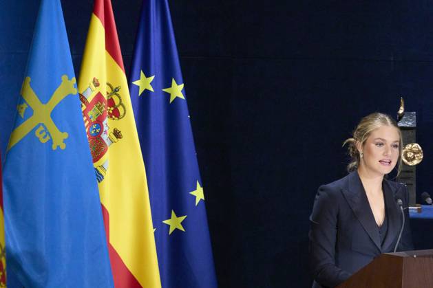 Princesa de Asturias Awards 2024 - Ceremony Gala Crown Princess Leonor attends Ceremony Gala during Princess of Asturias Awards 2024 at Campoamor Theatre on October 25, 2024 in Oviedo, Spain Photo by IMAGO MPG Oviedo Campoamor Theatre Asturias Spain  Copyright: xMPGx